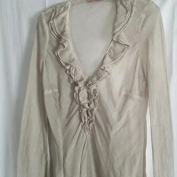 Soft goth ruffle collar ivory silk blend blouse - Picture 5 of 6